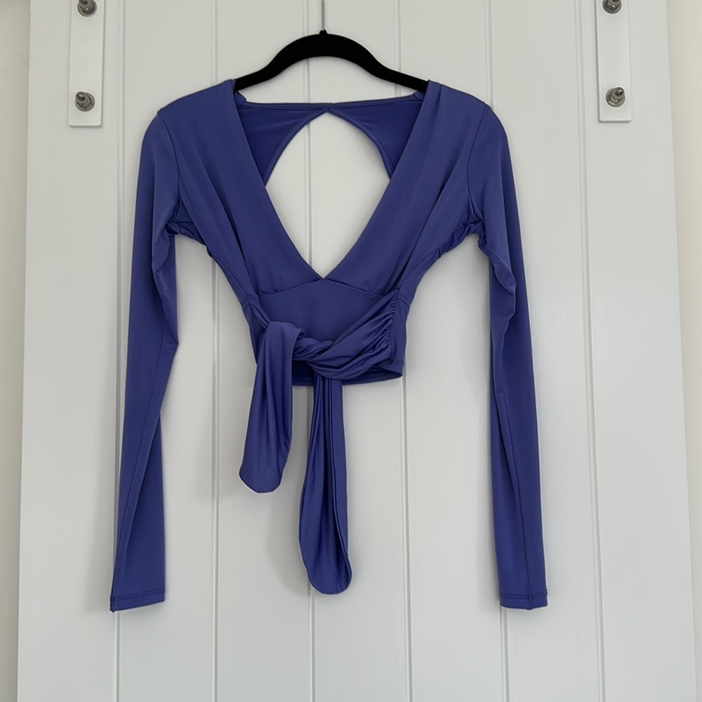 👛 2/$25👛 Urban Outfitters Purple Long Sleeve